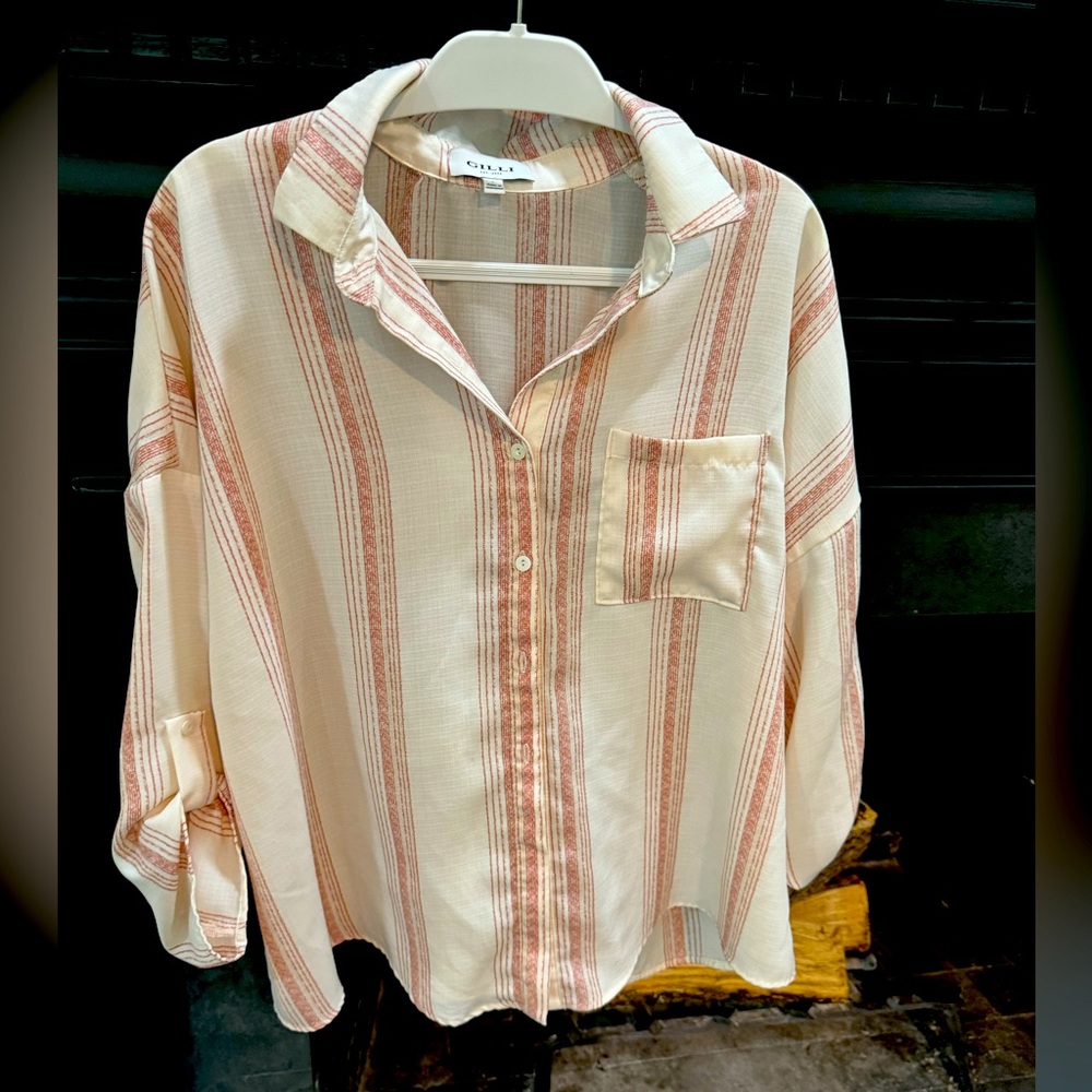 3/4 sleeve red cream Gilli over sized crop blouse